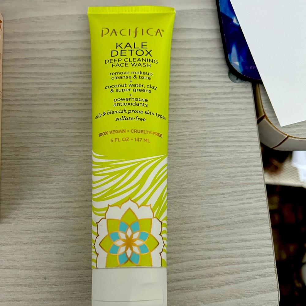 Pacifica Kale detox deep cleansing face wash